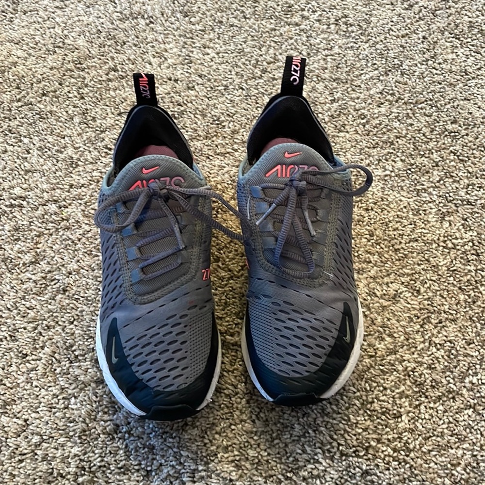 Girls size 4 Nike Airmax 270 sneakers